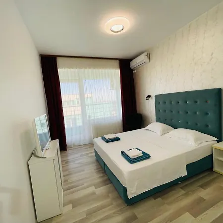 Summerland Tower * Mamaia