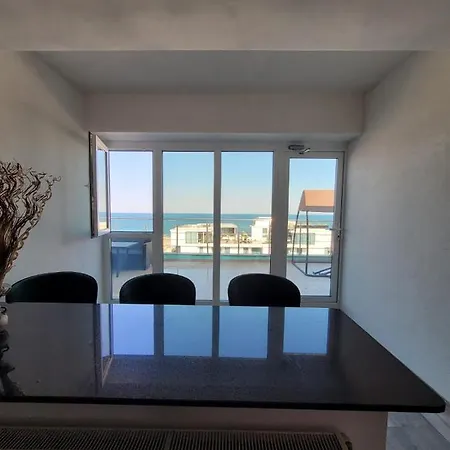 Διαμέρισμα Summerland Tower