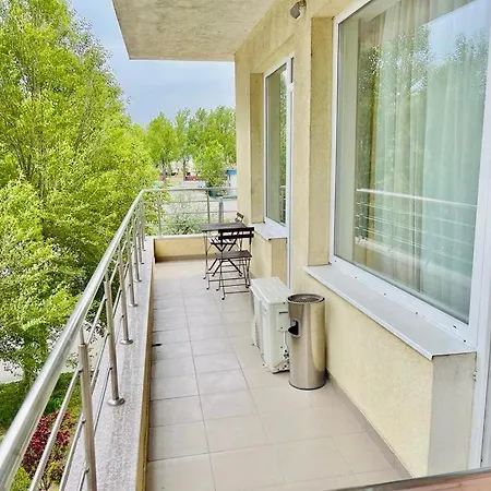 Summerland Tower Lejlighed